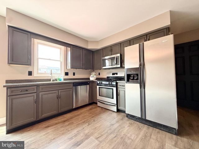 530 WYATT DR, Blandon, PA 19510