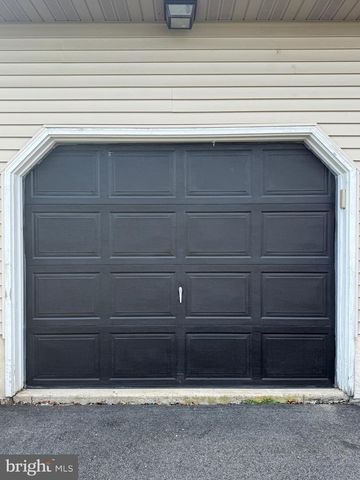 530 WYATT DR, Blandon, PA 19510