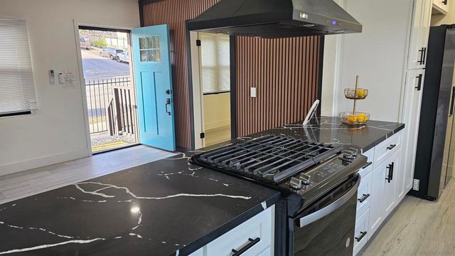 244 26Th St, San Diego, CA 92102