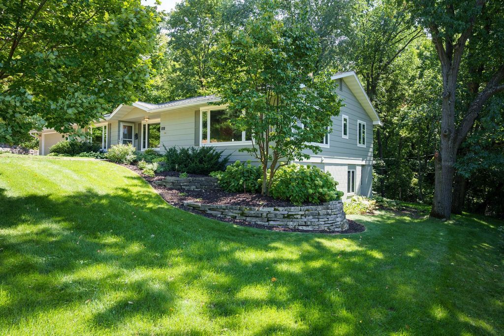 111 W Colvill Street, Cannon Falls, MN 55009 — photo 4