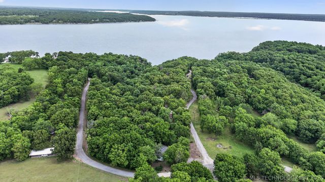5595 S 4405 Road, Locust Grove, OK 74352