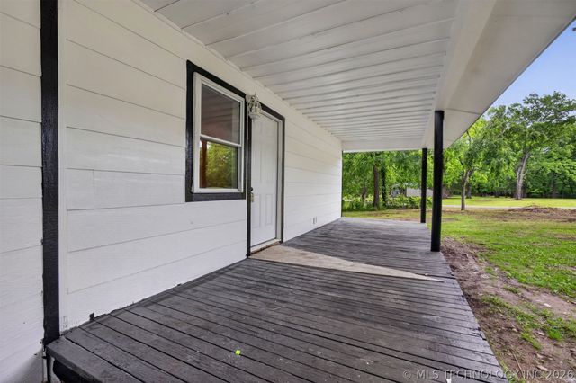 5595 S 4405 Road, Locust Grove, OK 74352