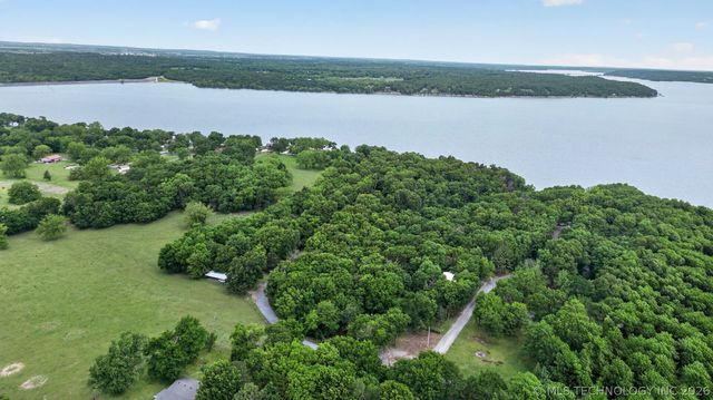 5595 S 4405 Road, Locust Grove, OK 74352