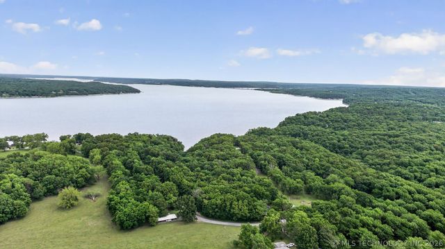 5595 S 4405 Road, Locust Grove, OK 74352