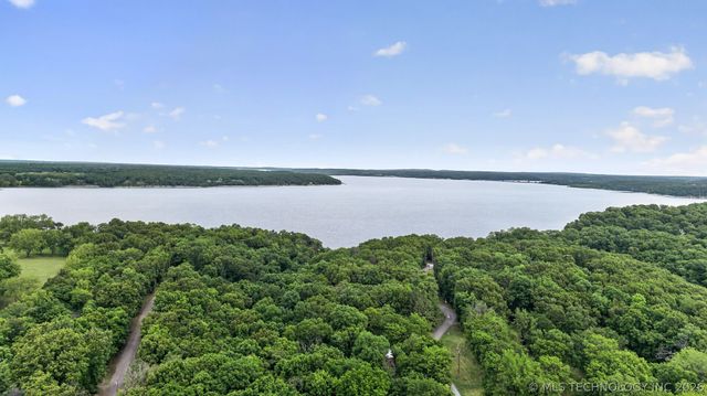 5595 S 4405 Road, Locust Grove, OK 74352
