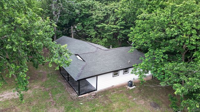 5595 S 4405 Road, Locust Grove, OK 74352