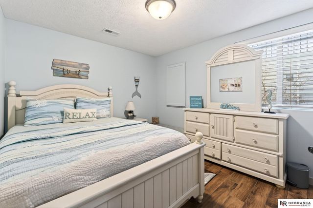 6418 N 163rd Street, Omaha, NE 68116