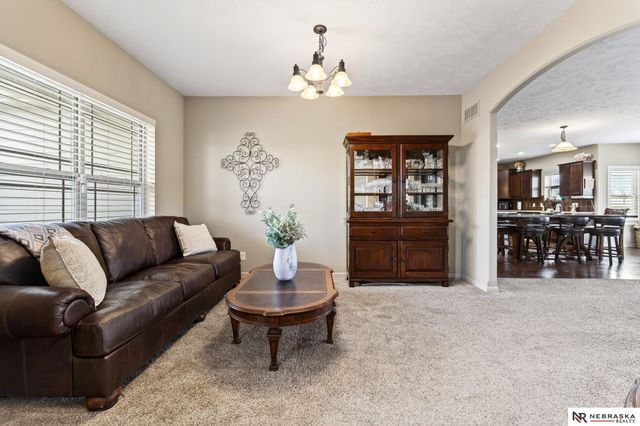 6418 N 163rd Street, Omaha, NE 68116