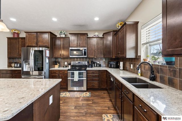 6418 N 163rd Street, Omaha, NE 68116