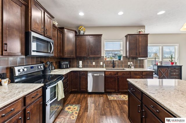 6418 N 163rd Street, Omaha, NE 68116