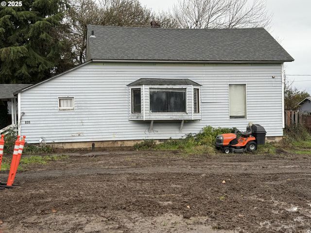 835 ANDERSON Ln, Springfield, OR 97477