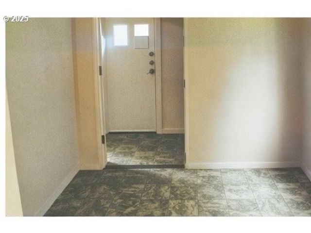 835 ANDERSON Ln, Springfield, OR 97477