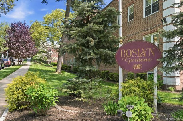 83 Edwards Street 2A, Roslyn Heights, NY 11577