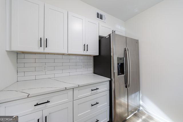 2386 Lawrenceville Highway, Decatur, GA 30033