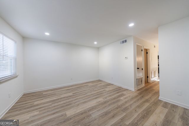 2386 Lawrenceville Highway, Decatur, GA 30033