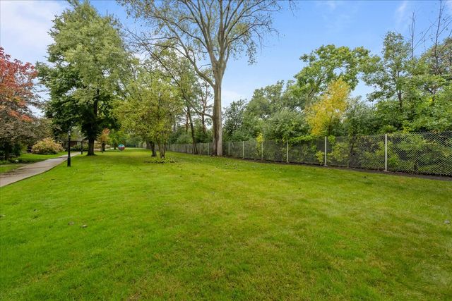 1440 Concorde Circle, Highland Park, IL 60035