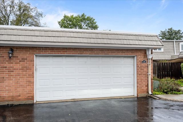 1440 Concorde Circle, Highland Park, IL 60035