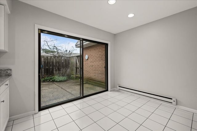 1440 Concorde Circle, Highland Park, IL 60035