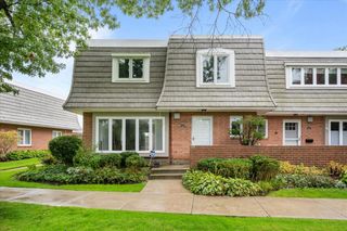 1440 Concorde Circle, Highland Park, IL 60035
