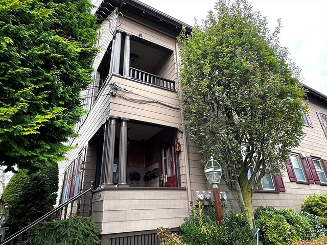 8 Hersey St. 3, Salem, MA 01970