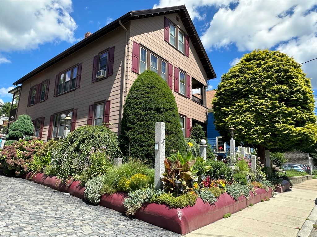 8 Hersey St. 3, Salem, MA 01970