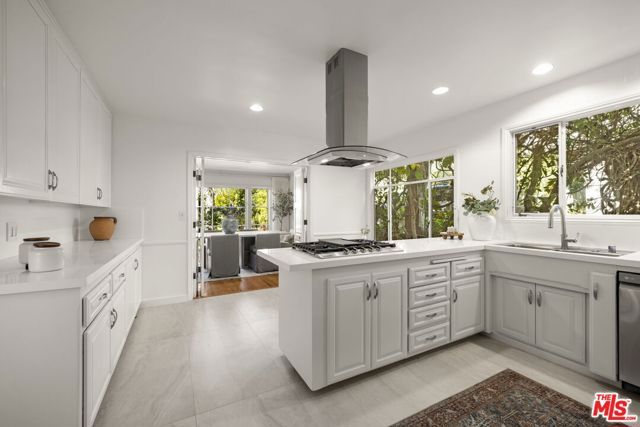 308 Oceano Drive, Los Angeles, CA 90049