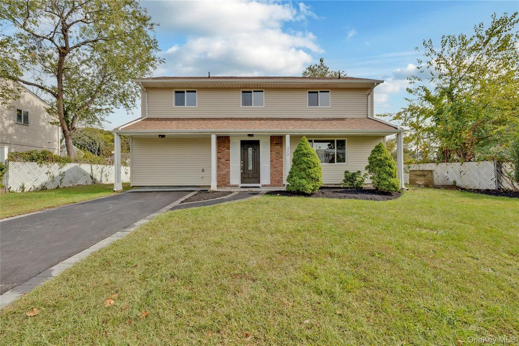 209 Tree Avenue, Central Islip, NY 11722