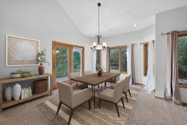 2032 Fox Valley Drive SW, Rochester, MN 55902