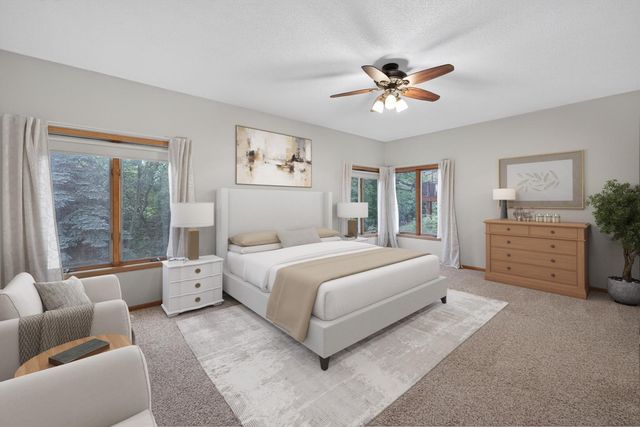 2032 Fox Valley Drive SW, Rochester, MN 55902