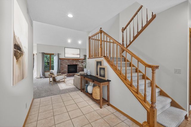 2032 Fox Valley Drive SW, Rochester, MN 55902