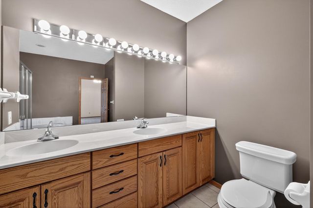 2032 Fox Valley Drive SW, Rochester, MN 55902