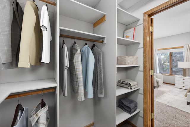 2032 Fox Valley Drive SW, Rochester, MN 55902