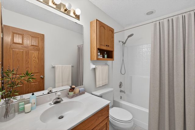 2032 Fox Valley Drive SW, Rochester, MN 55902