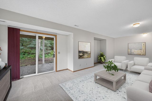 2032 Fox Valley Drive SW, Rochester, MN 55902