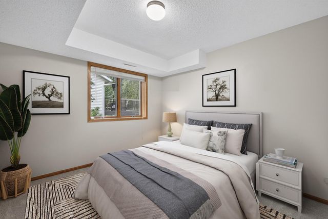 2032 Fox Valley Drive SW, Rochester, MN 55902