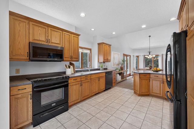 2032 Fox Valley Drive SW, Rochester, MN 55902