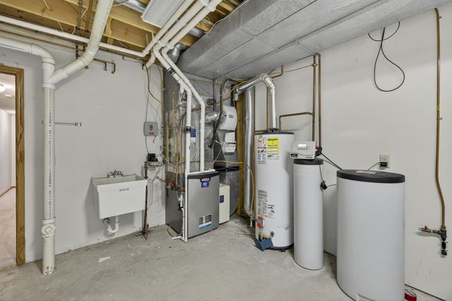 2032 Fox Valley Drive SW, Rochester, MN 55902