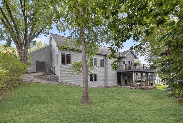 2032 Fox Valley Drive SW, Rochester, MN 55902