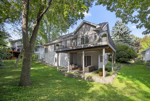 2032 Fox Valley Drive SW, Rochester, MN 55902