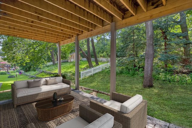 2032 Fox Valley Drive SW, Rochester, MN 55902