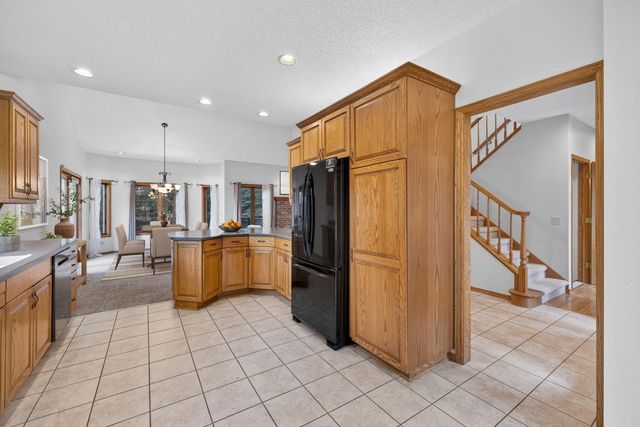 2032 Fox Valley Drive SW, Rochester, MN 55902