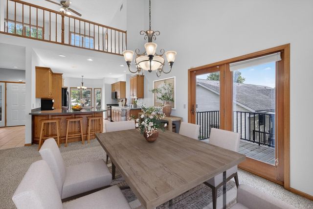 2032 Fox Valley Drive SW, Rochester, MN 55902