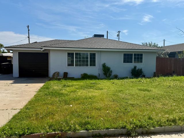 1272 Bullard Avenue, Clovis, CA 93612