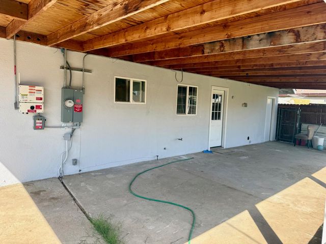 1272 Bullard Avenue, Clovis, CA 93612