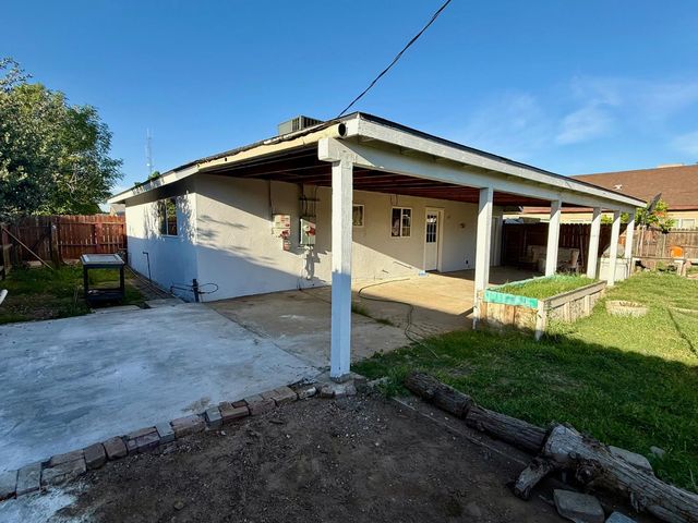 1272 Bullard Avenue, Clovis, CA 93612