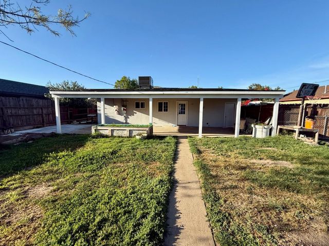 1272 Bullard Avenue, Clovis, CA 93612