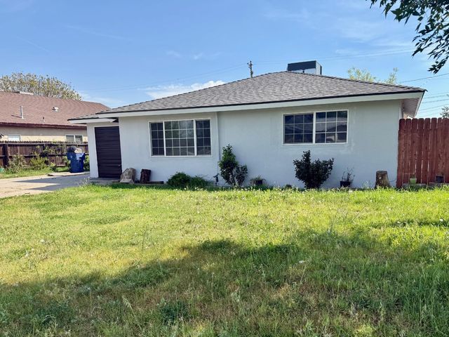 1272 Bullard Avenue, Clovis, CA 93612
