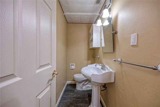 421 Rampart Blvd, Plum Boro, PA 15068
