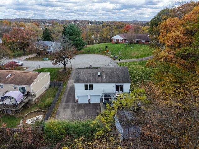 421 Rampart Blvd, Plum Boro, PA 15068