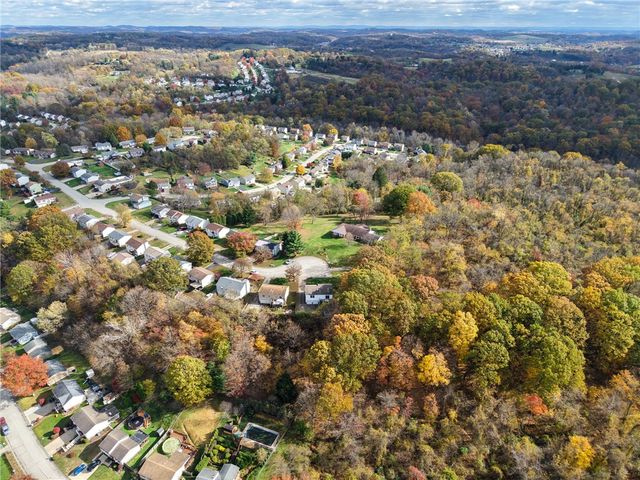 421 Rampart Blvd, Plum Boro, PA 15068